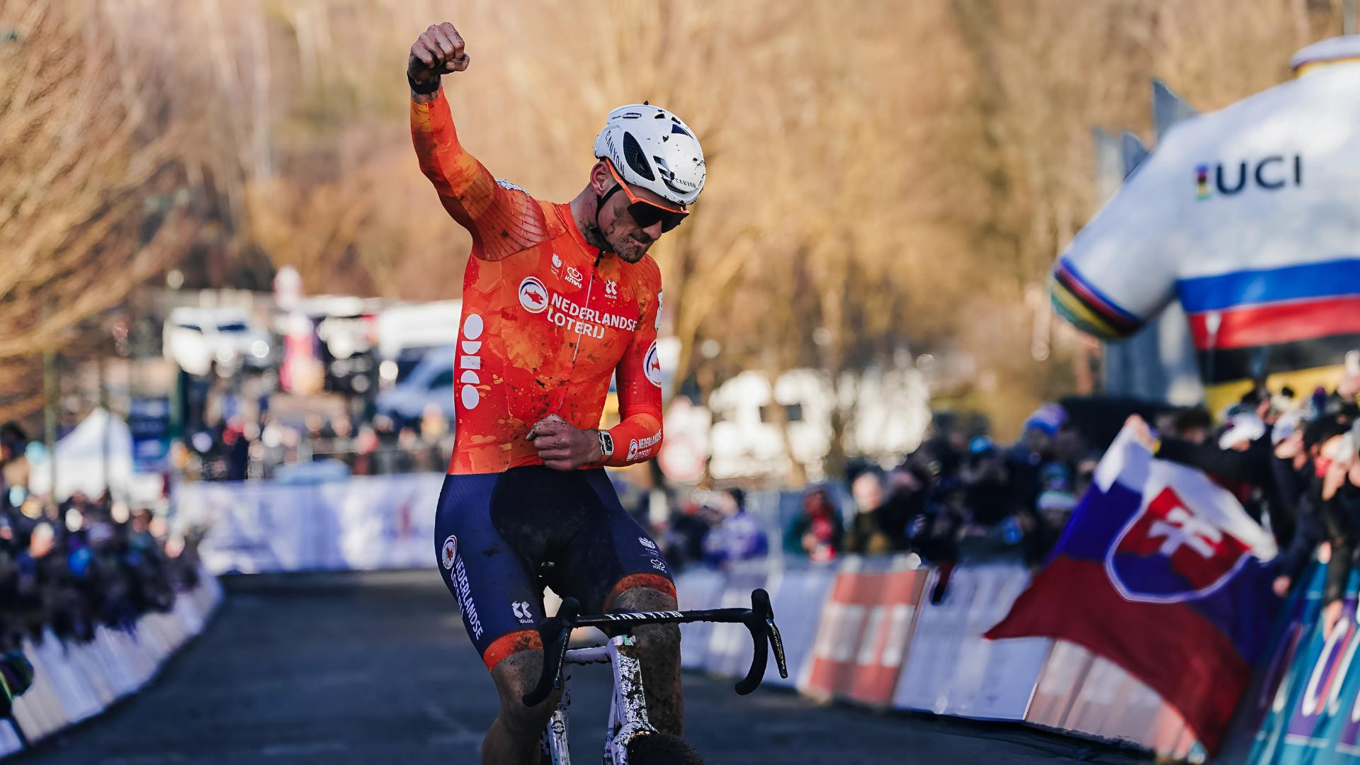 Rekord Erika de Vlaemincka dorovnán! Van der Poel v Liévin získal sedmý cyklokrosový titul!